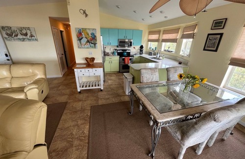 Bayview Apartment | Watch the sailboats and boats come and go from Casa Marina