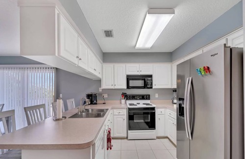 Apollo Beach Condo | Water Front - Near Beach Getaway
