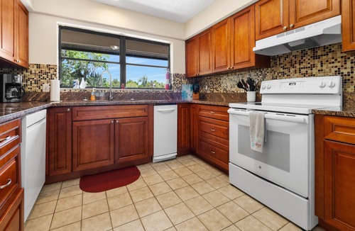 Homosassa House | Water Front Property w/Direct Access to The HOMOSASSA RIVER!