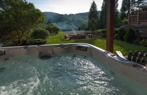Blue Ridge Cabin | Water's Edge | Blue Ridge, GA