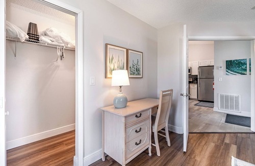 Interchange Square House | Water view and renovated