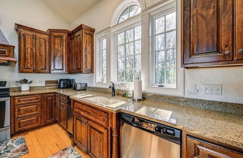 Cullowhee House | Water Views! Group-Friendly Lake Glenville Home