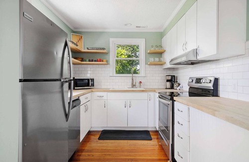 Charleston Apartment | Water Views, Minutes to Downtown & Folly Beach!