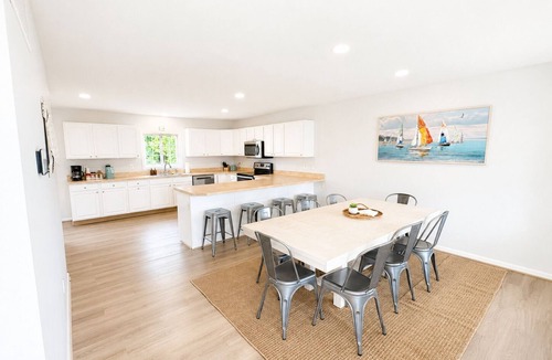 Chesapeake Beach House | Water Views Walk to Private Beach 2 King Beds Sleeps 8