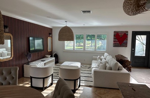 Homestead House | WATERFALL RETREAT OASIS