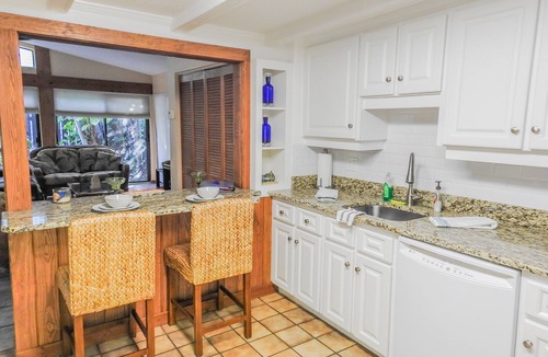 Englewood House | WATERFEST SPECIAL-BIG HOME CENTER OF RACE COURSE - ALL NEW OPEN THIS WEEK