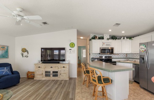 Cudjoe Key House | Waterfront 2BR/2BA | 35' Seawall for 32' Boat | Beautiful Sunrises on Cudjoe Key