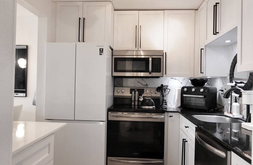 Land of the Presidents Apartment | Waterfront boutique resort pad