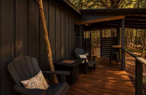 Cherokee Cabin | Waterfront cabin-Couples getaway *Private hot tub*