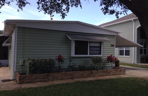 Indian Harbor Estates House | Waterfront Canal Cottage 2 bedroom /2 bath with 25 ft dock