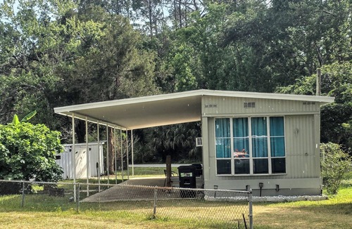 Chassahowitzka House | Waterfront Chassahowitzka River 2/2, sleeps 6, pet friendly, 8 kayaks, fishing!