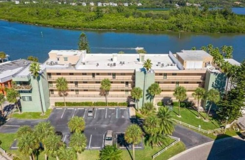 Sunset Reef Condo | WATERFRONT CONDO-POOL-MINS FROM BEACH/WATER SPORTS