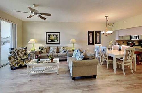 South Island Condo | Waterfront Condo- Balcony, Community Pool, Dock+ Canal Access