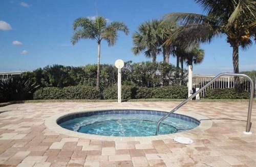 St. Petersburg - Clearwater Condo | Waterfront condo with private balcony. Sun All Day!
