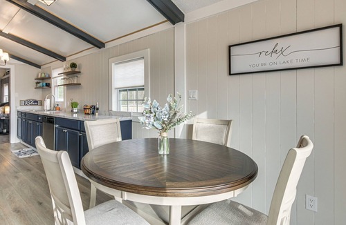 Lancaster House | Waterfront Cottage at Cedar Pines Lake
