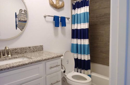 Weeki Wachee Gardens House | WATERFRONT COTTAGE w/ACCESS TO WEEKI WACHEE RIVER & GULF FRESHLY REMODELED!
