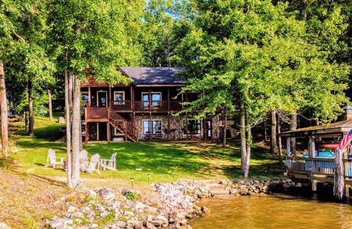 Leesville Cabin | Waterfront Cozy Log Cabin Lake House - The Sunset Cabin