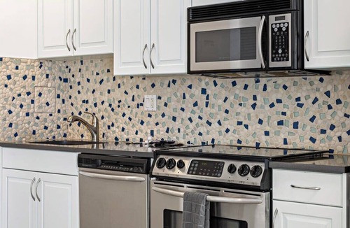 Hendricks and Venice Isles Apartment | Waterfront Escape – Minutes to Las Olas & Beach