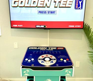 Bahia Vista House | Waterfront Family Compound - Free Golf Cart, Paddleboards, Heated Pool, Golden Tee 2025 Arcade Game