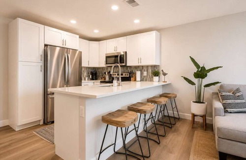 Apollo Beach House | Waterfront-Family & Pet Friendly for 6