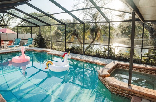 Ozona House | Waterfront FREE heated Pool, family and pet friendly in Palm Harbor!