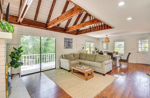 Gainesville House | Waterfront Gainesville Home w/Private Boat Dock!