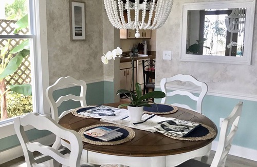 Safety Harbor House | Waterfront harbor cottage, walking distance to downtown, near to beaches & more!