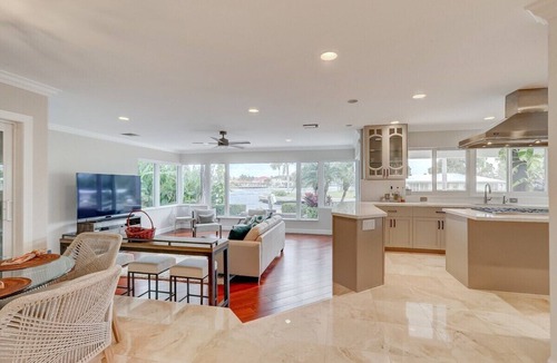 Bel Air House | Waterfront ~ Heated Pool ~ BBQ ~ Bikes