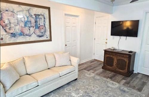 Intracoastal Homes House | Waterfront hideaway on the canal