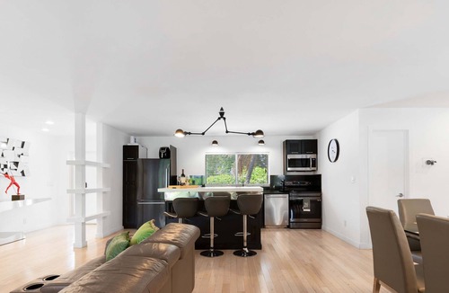Lighthouse Point House | Waterfront Home with 5BR-4BTH & Pool
