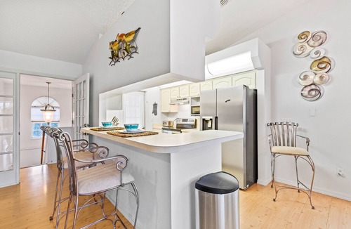 Highlands House | Waterfront home great for family gatherings or weekend getaways! Pet-friendly