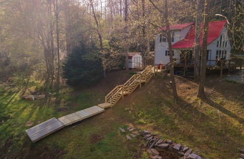 Bryson City House | Waterfront Home, Hot Tub, Gas Fireplace, Fire Pit, WiFi, Family & Dog-Friendly