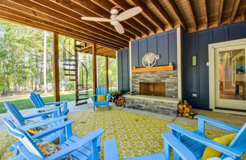 Reed Creek House | Waterfront Home on Lake Hartwell w/Dock Access