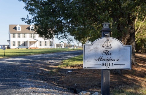 Cambridge House | Waterfront Home with Dock, Pool, Sandy Beach, Kayaks, 5BR/3.5BA Sleeps up to 20