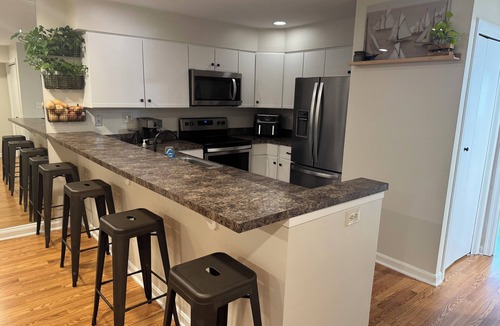 Chester Condo | Waterfront King Condo