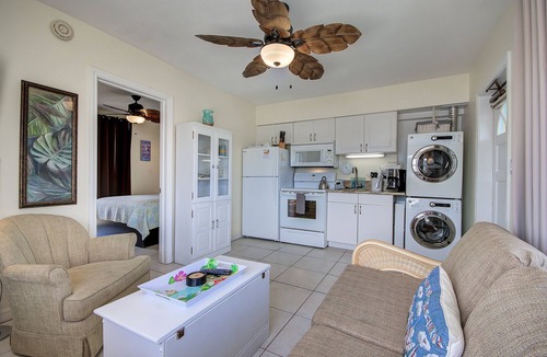 Bay Esplanade Condo | Waterfront King Suite