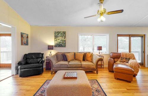 Leesville House | Waterfront Lake Murray Home w/Dock: Dogs Welcome!