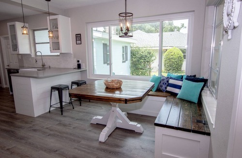 Winter Haven House | Waterfront Lakehouse, Private Dock, Tiki Bar, Playground, Near Legoland | Lake Idylwild Delight