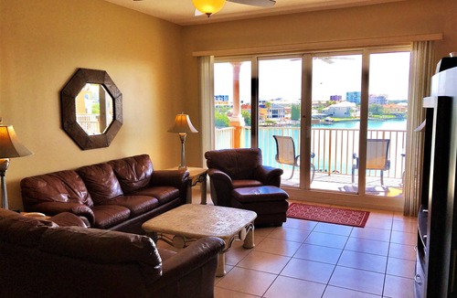 Clearwater Beach Condo | Waterfront luxury 3 BR condo on Clearwater Beach