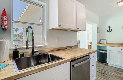 Spring Hill House | Waterfront Luxury Private Beach Heated Pool Dock Kayaks