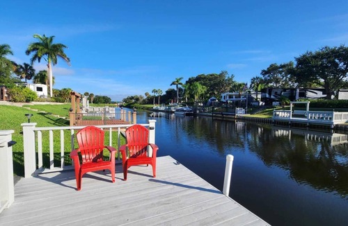 River Ranch RV Rental | Waterfront Luxury RV Lot w/Private Dock & Grill 430