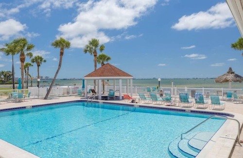 Bayview Condo | Waterfront Luxury Condo at Bermuda Bay Beach with Laundry & Full WATERVIEW
