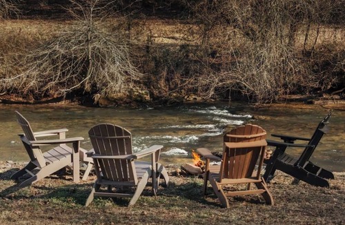 McCaysville Cabin | Waterfront Luxury with Hot Tub and Sauna on Fightingtown Creek