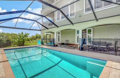 Mariner House | Waterfront Mediterranean Mansion