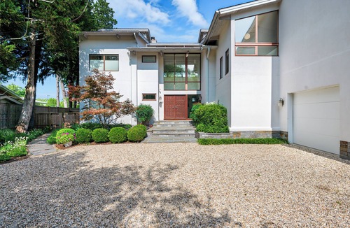 Hillsmere House | Waterfront Oasis with pool! 4 BR home minutes from downtown Annapolis!