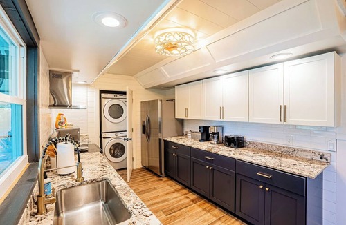 Bokeelia House | Waterfront Oasis with Boat Lift & Hot Tub in Bokeelia