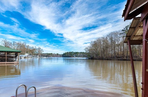 Jackson House | Waterfront, Private covered boat dock, Newly Remodeled,