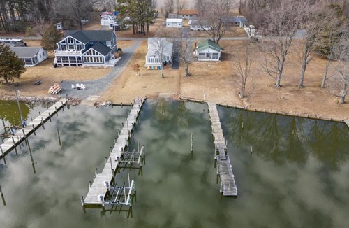 Rock Hall House | Waterfront Private Dock Boat Tie-Up & Near Town