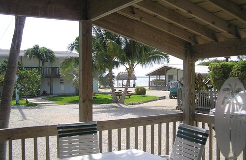 Little Torch Key Hotel | Waterfront Queen Suite w/Full Kitchen, Private Beach, Breakfast, Pool & Kayaks!