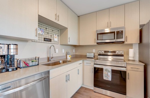 Indian Beach Sapphire Shores Condo | Waterfront Relaxation - Modern Comfortable Condo